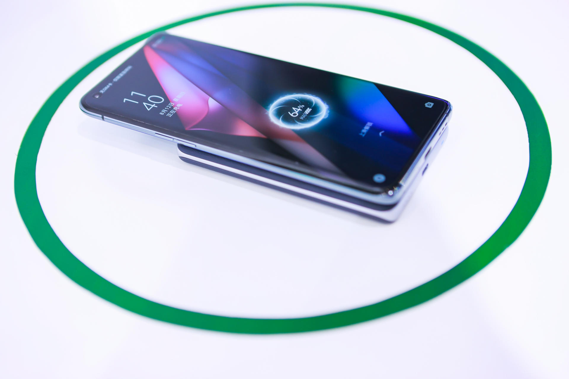 OPPO trình làng sạc nhanh không dây MagVOOC mới và công nghệ kết nối trong xe hơi OPPO trình làng sạc nhanh không dây MagVOOC mới và công nghệ kết nối trong xe hơi