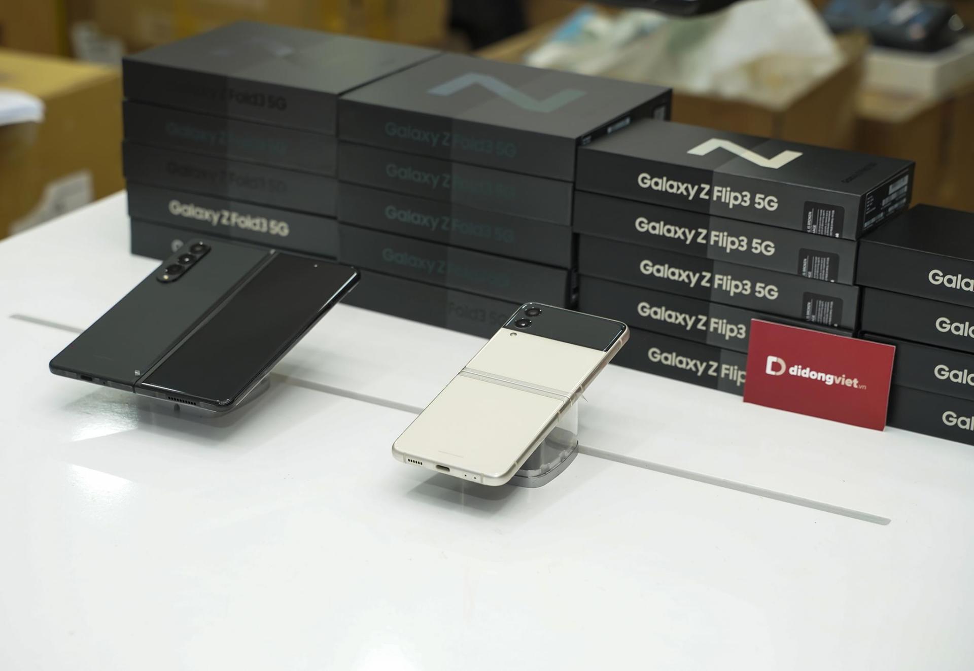 Di Động Việt giao hơn 300 máy Galaxy Z Fold3 5G & Z Flip3 5G trong ngày mở bán