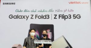 Rộn ràng buổi giao hàng sớm bộ đôi siêu phẩm Galaxy Z