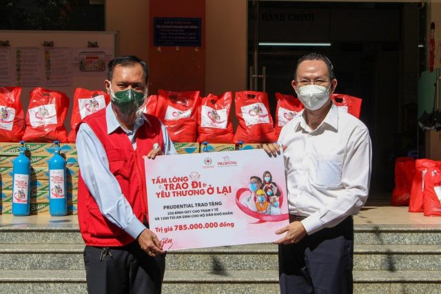 Prudential chung tay hành động cùng vượt qua COVID-19 Prudential chung tay hành động cùng vượt qua COVID-19