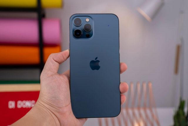 Trước thềm mở bán iPhone 13, iPhone 12 bất ngờ hạ giá xuống dưới 15 triệu Trước thềm mở bán iPhone 13, iPhone 12 bất ngờ hạ giá xuống dưới 15 triệu