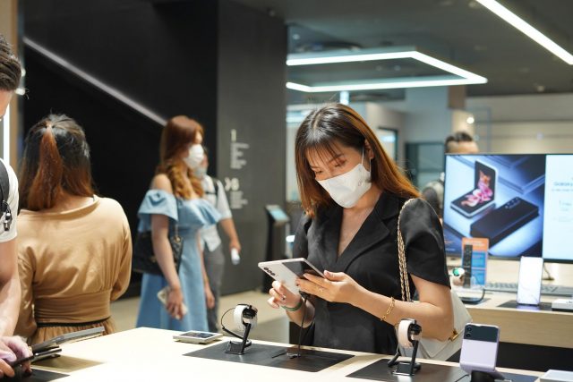 Samsung68 chọn mở cửa ngày 20.10, ghi nhận không khí tấp nập trở lại Samsung68 chọn mở cửa ngày 20.10, ghi nhận không khí tấp nập trở lại
