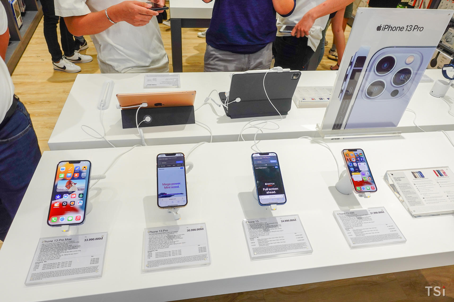 Ra mắt TopZone, Thế Giới Di Động đặt mục tiêu thành chuỗi bán lẻ Apple cao cấp nhất Việt Nam Ra mắt TopZone, Thế Giới Di Động đặt mục tiêu thành chuỗi bán lẻ Apple cao cấp nhất Việt Nam