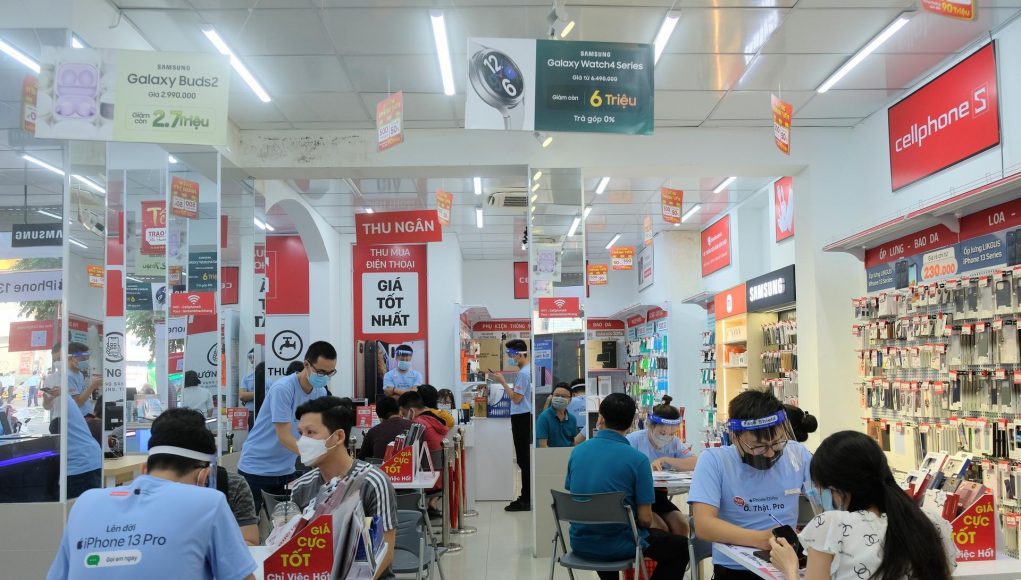 CellphoneS mở bán iPhone 13 chính hãng tại thị trường Việt Nam