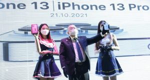 Giữa ‘cơn sốt’ hàng hóa, FPT Shop về thêm 10.000 iPhone 13 series chính hãng phục vụ khách hàng đặt cọc