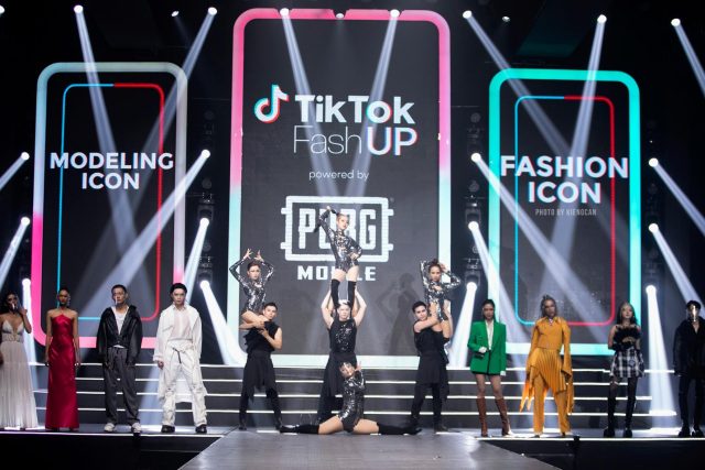 Gala Night TikTok Fashup 2021 khép lại thành công rực rỡ, chính thức tìm ra 4 quán quân thời trang mới trên nền tảng tiktok Gala Night TikTok Fashup 2021 khép lại thành công rực rỡ, chính thức tìm ra 4 quán quân thời trang mới trên nền tảng tiktok