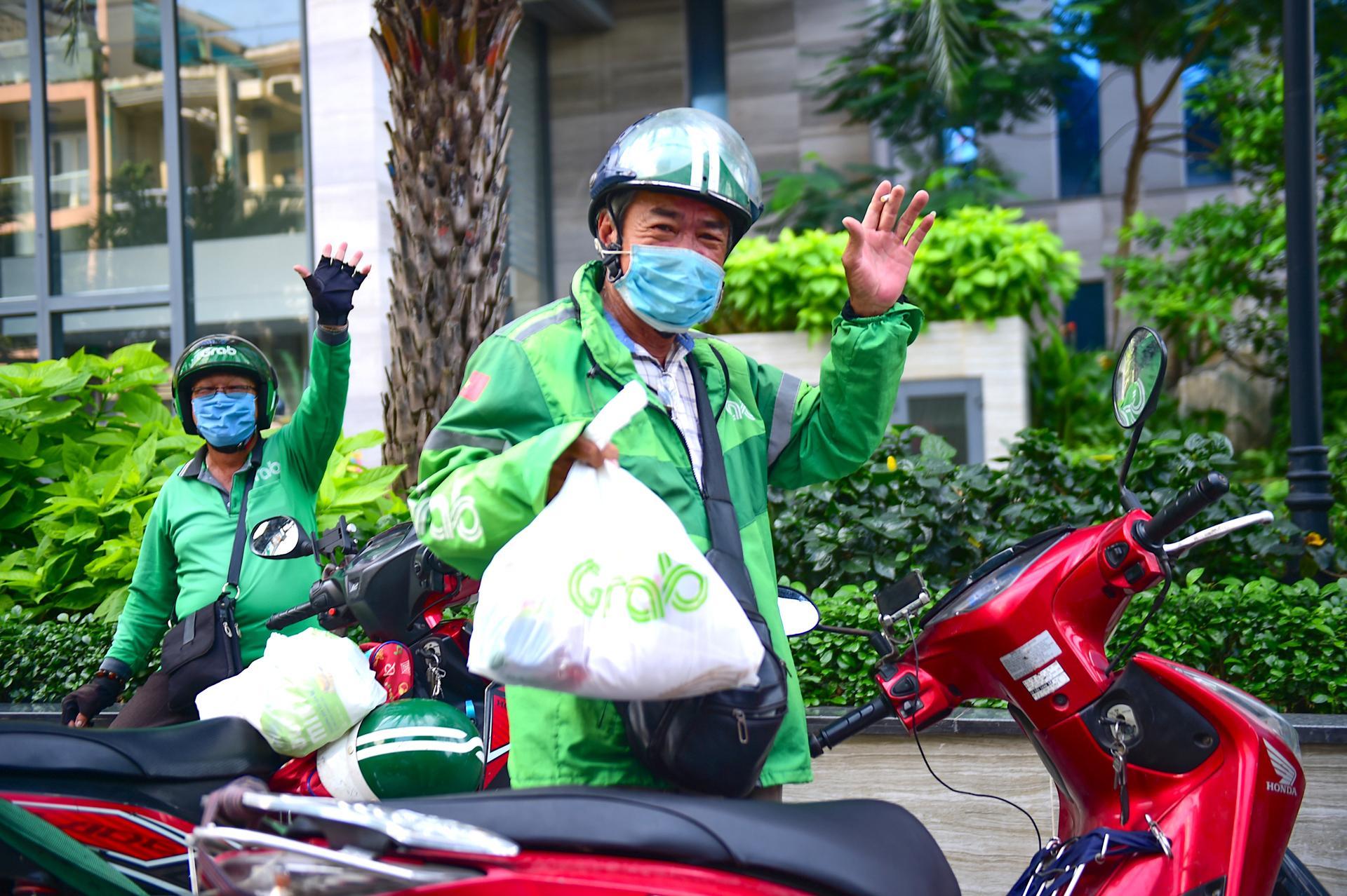 Grab trao tặng 3.000 phần quà hỗ trợ đối tác tài xế có hoàn cảnh khó khăn