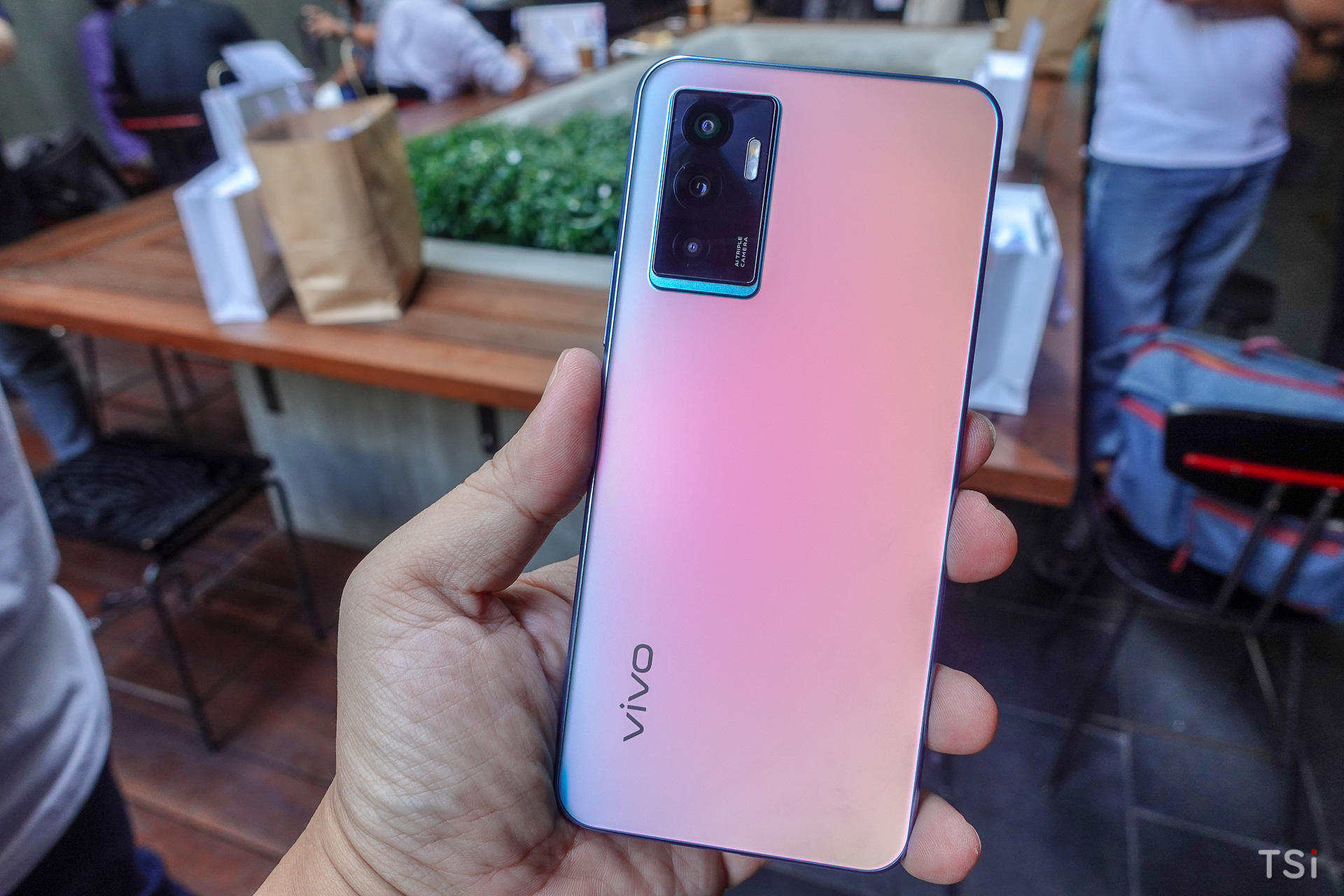 Hình ảnh thực tế smartphone vivo V23e trước ngày ra mắt