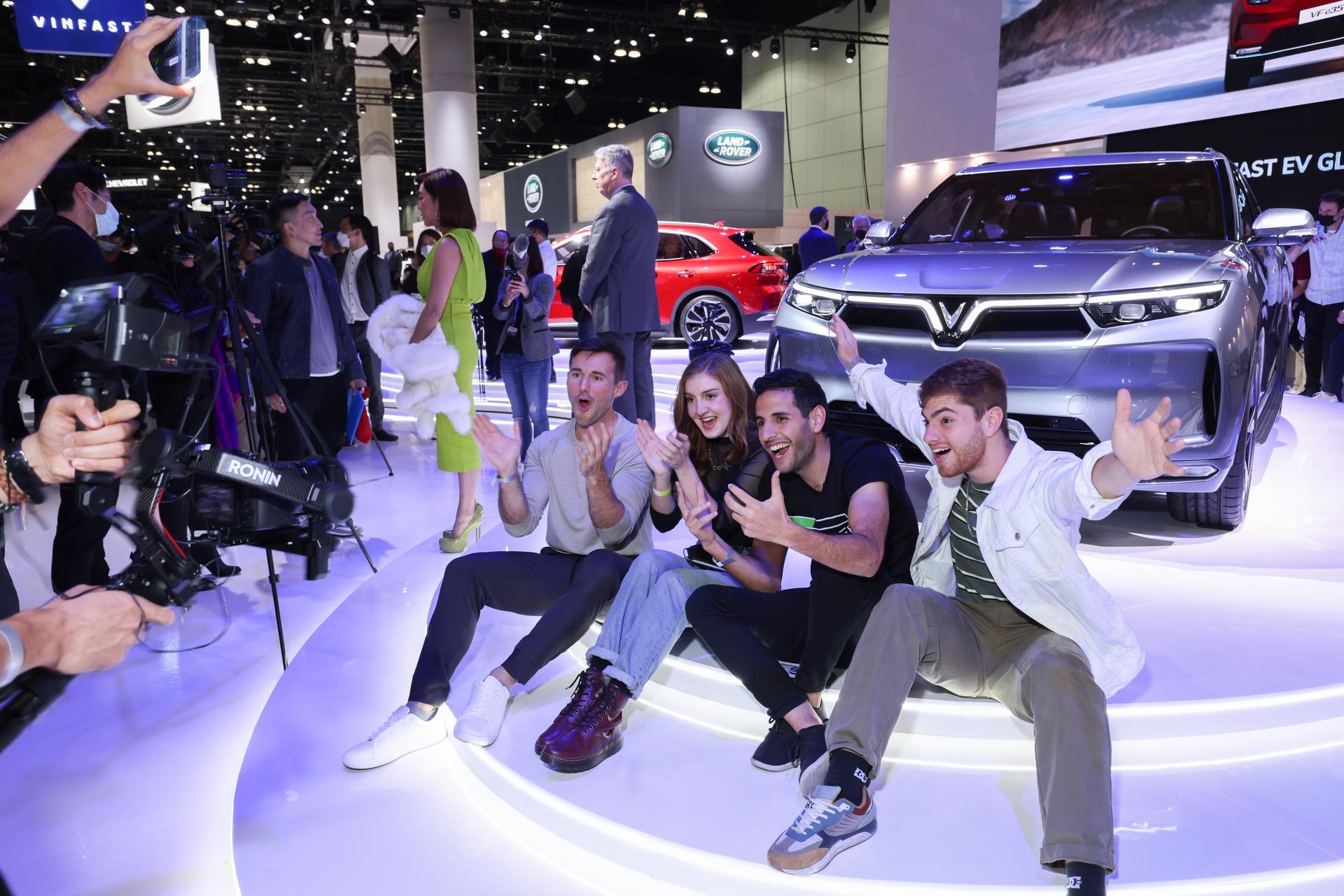 VinFast ra mắt thương hiệu xe điện tại Los Angeles Auto Show 2021