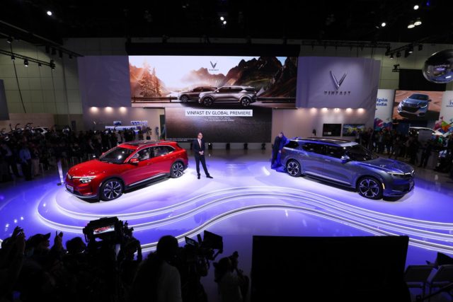 VinFast ra mắt thương hiệu xe điện tại Los Angeles Auto Show 2021 VinFast ra mắt thương hiệu xe điện tại Los Angeles Auto Show 2021