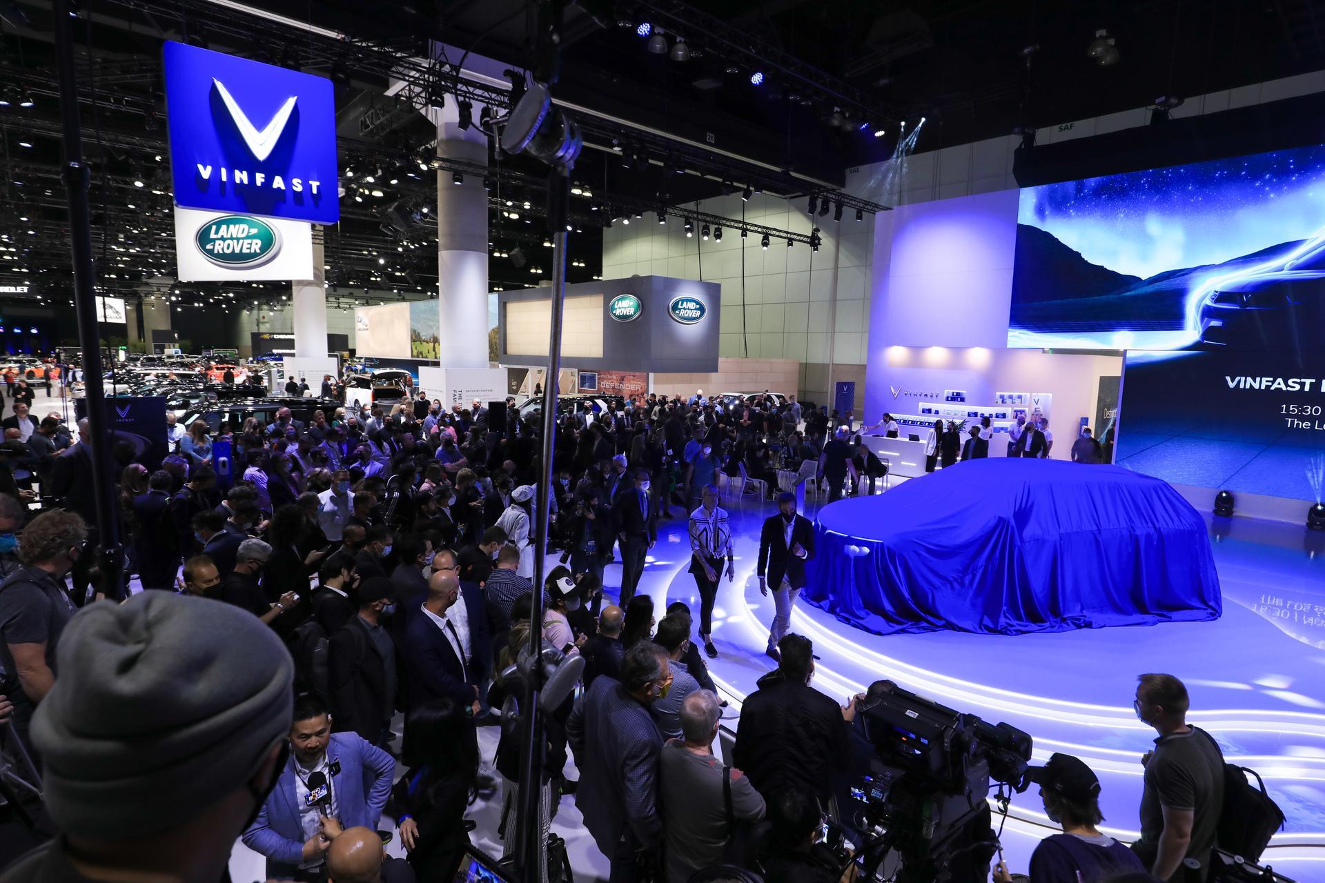 VinFast ra mắt thương hiệu xe điện tại Los Angeles Auto Show 2021