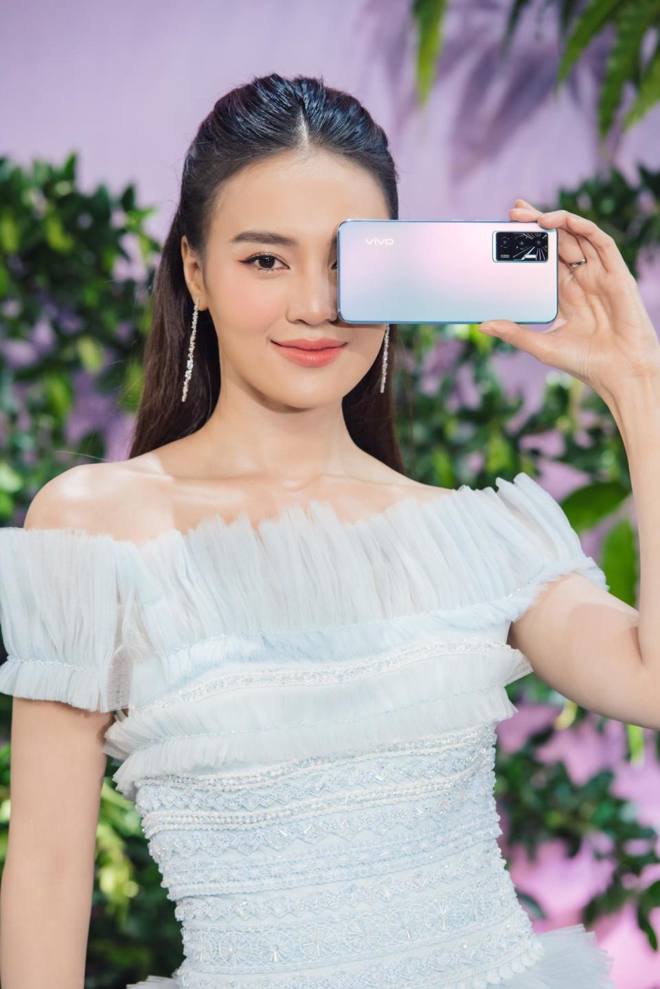 Chính thức ra mắt vivo V23e, bán từ 25.11 giá 8,5 triệu đồng