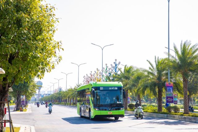 Xe buýt điện VinBus chính thức tham gia mạng lưới vận tải công cộng Hà Nội Xe buýt điện VinBus chính thức tham gia mạng lưới vận tải công cộng Hà Nội