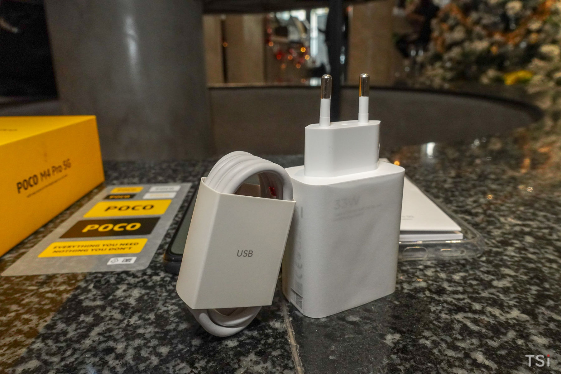 Mở hộp POCO M4 Pro 5G: Đẹp, giá hợp lý Mở hộp POCO M4 Pro 5G: Đẹp, giá hợp lý