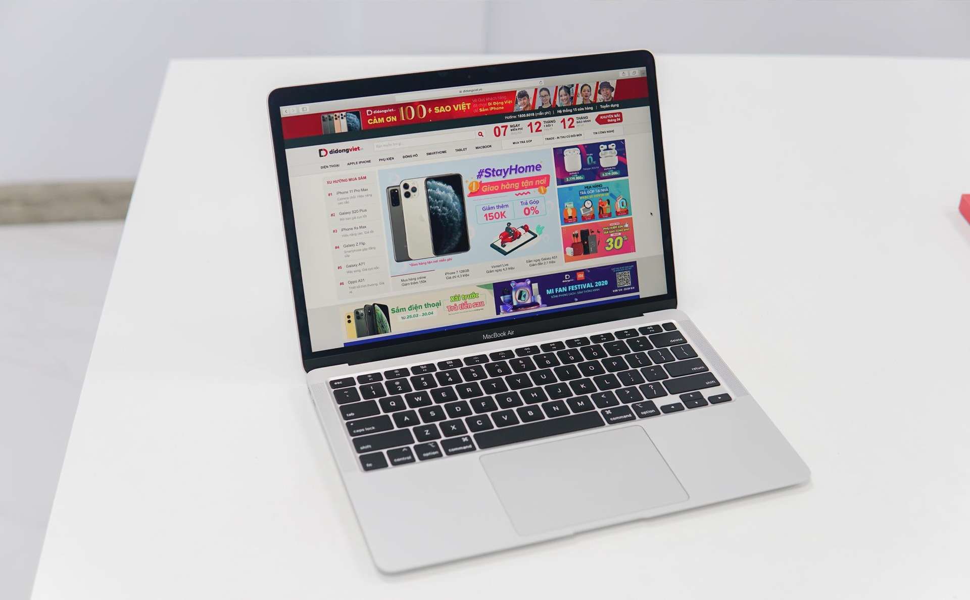 Nhiều điện thoại, phụ kiện công nghệ giảm tới 50% đón Tết Dương lịch 2022 Nhiều điện thoại, phụ kiện công nghệ giảm tới 50% đón Tết Dương lịch 2022