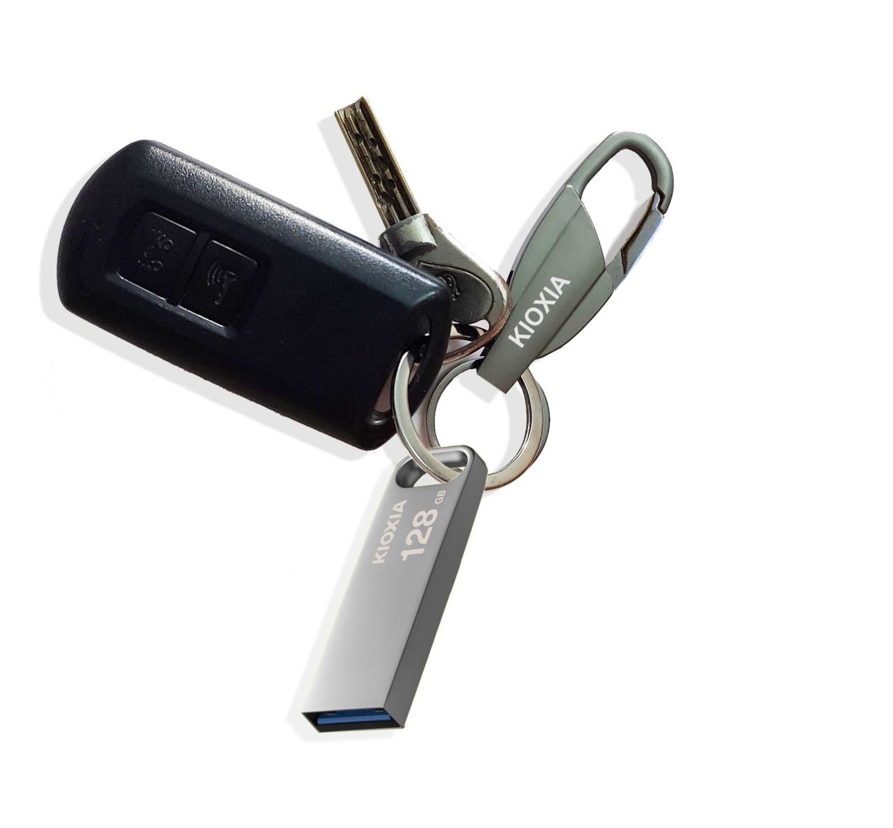 Thử dùng SSD Kioxia Exceria Plus Portable và TransMemory U366 Kioxia TransMemory U366 USB Flash Drive