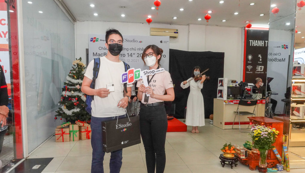 FPT Shop & F.Studio by FPT là chuỗi cửa hàng chính hãng đầu tiên mở bán Macbook Pro 14” | 16” 2021