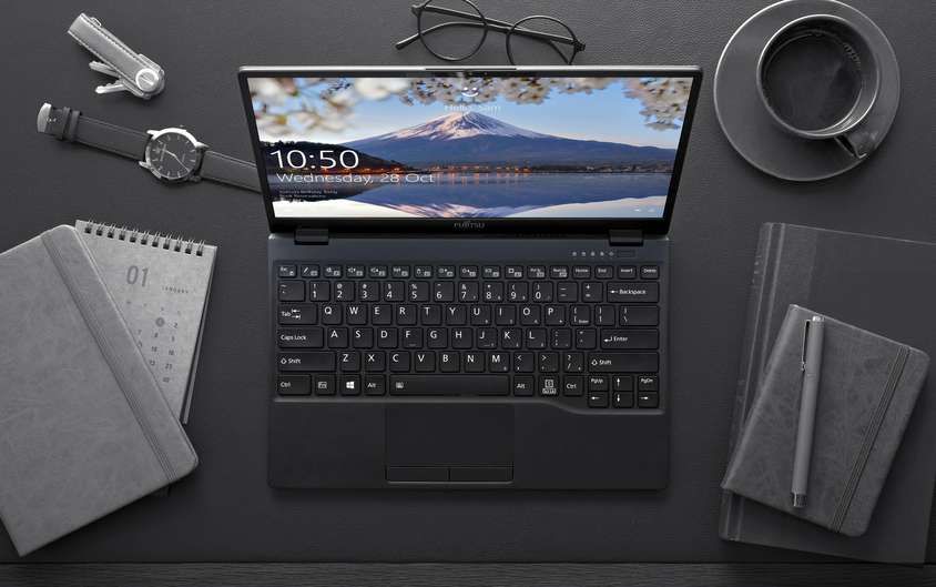 Fujitsu UH-x: siêu mỏng nhẹ, giá từ 31 triệu đồng