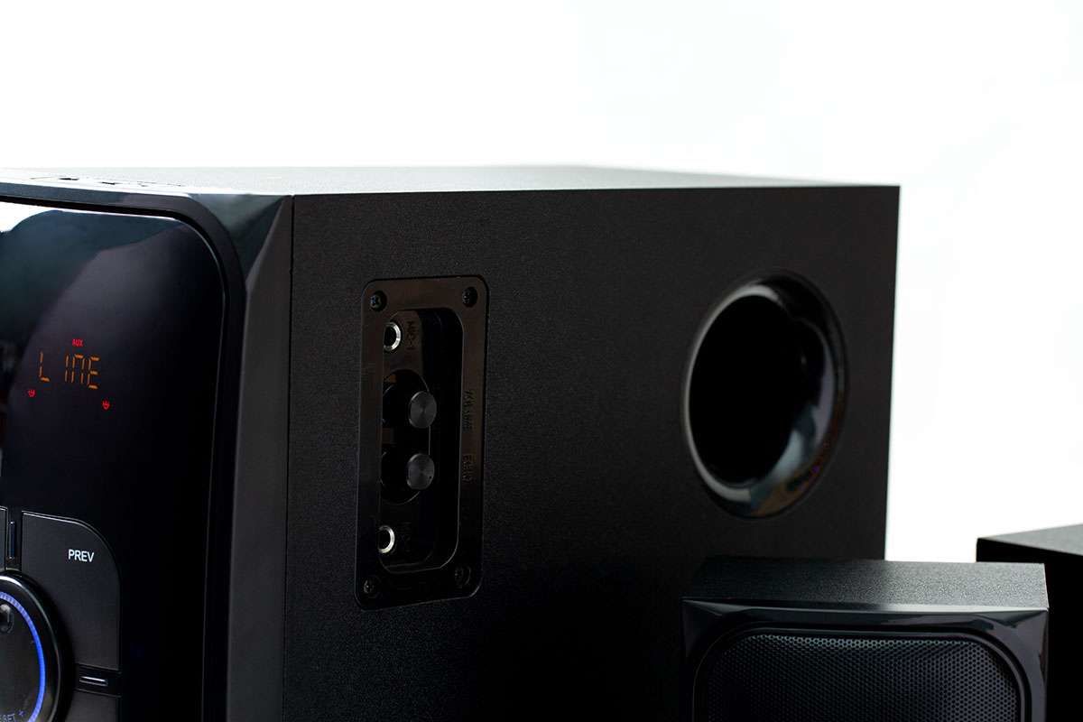SoundMax A-2130: thoải mái hát ca, không lo về giá SoundMax A-2130: thoải mái hát ca, không lo về giá