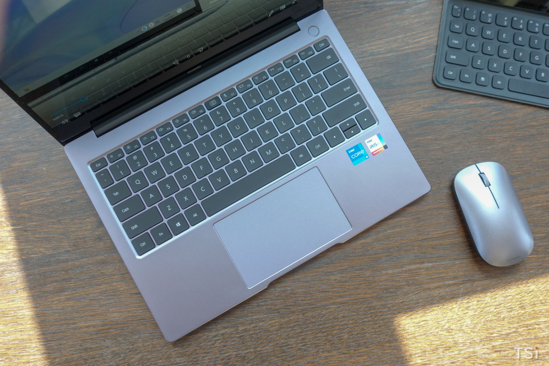 Huawei MateBook 14 ra mắt: tỉ lệ khung hình 3:2, giá dưới 20 triệu đồng