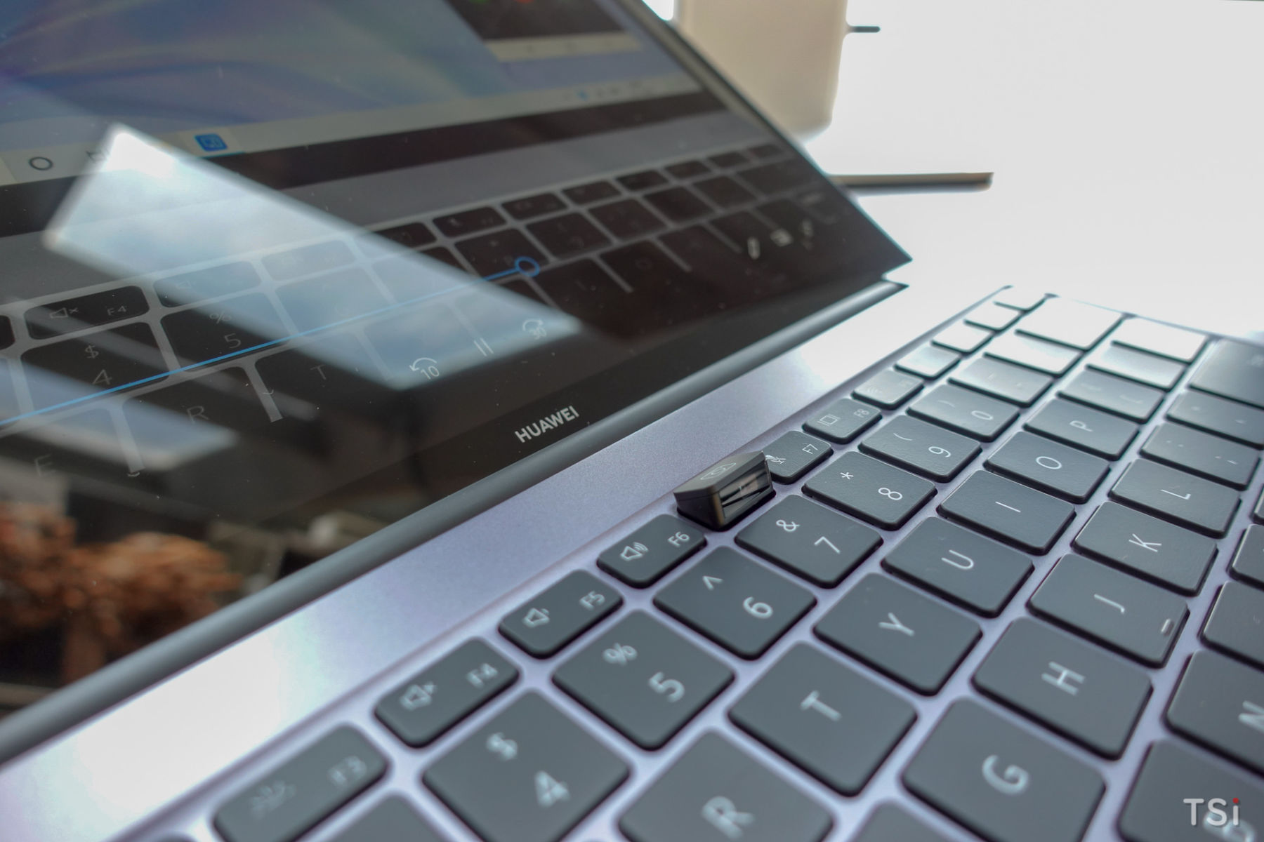 Huawei MateBook 14 ra mắt: tỉ lệ khung hình 3:2, giá dưới 20 triệu đồng