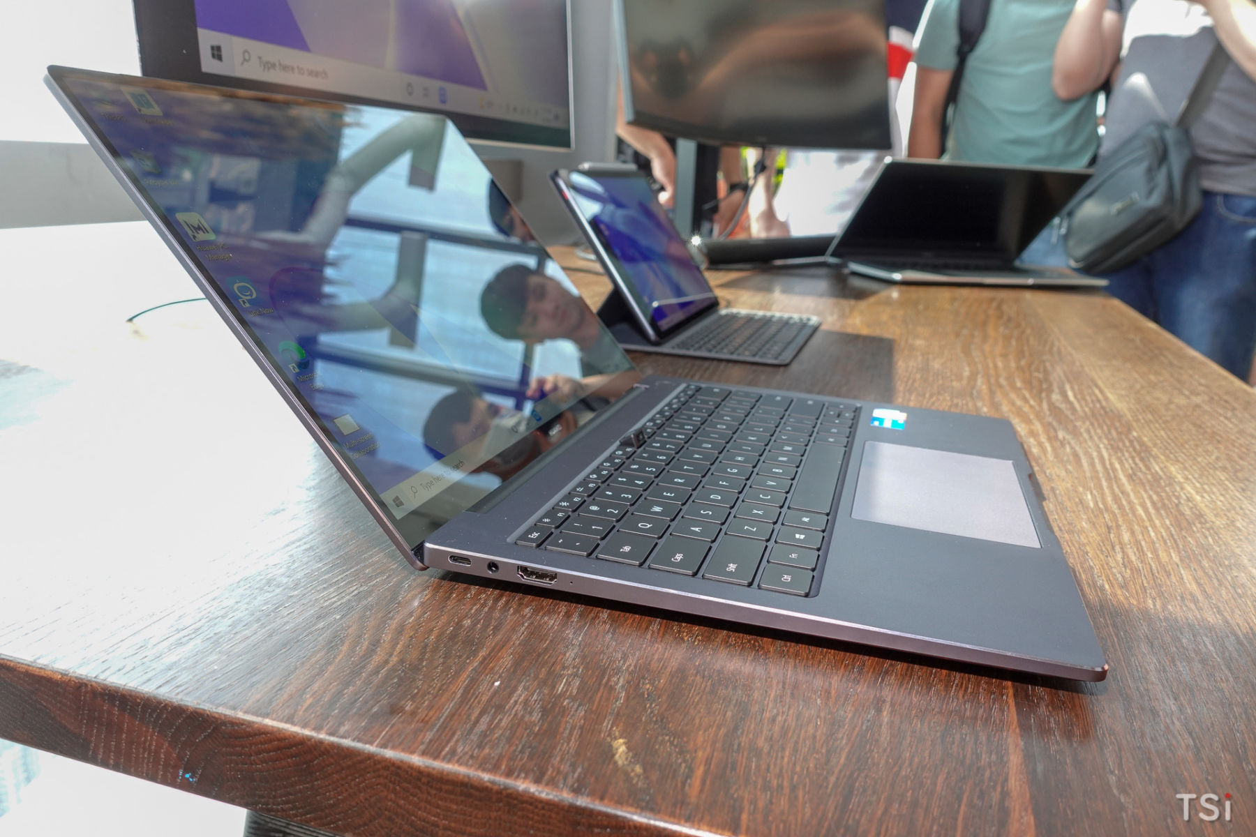 Huawei MateBook 14 ra mắt: tỉ lệ khung hình 3:2, giá dưới 20 triệu đồng