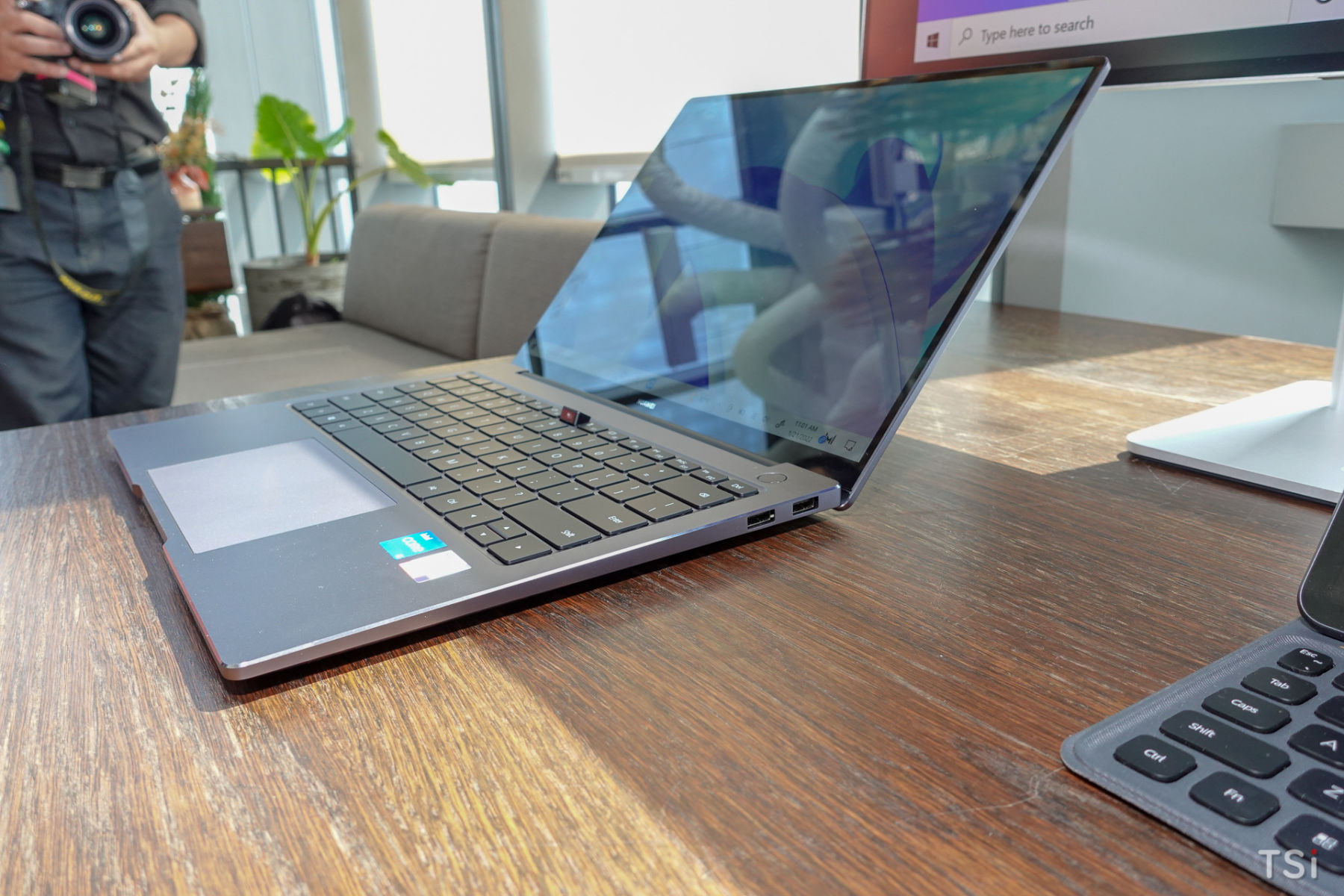 Huawei MateBook 14 ra mắt: tỉ lệ khung hình 3:2, giá dưới 20 triệu đồng