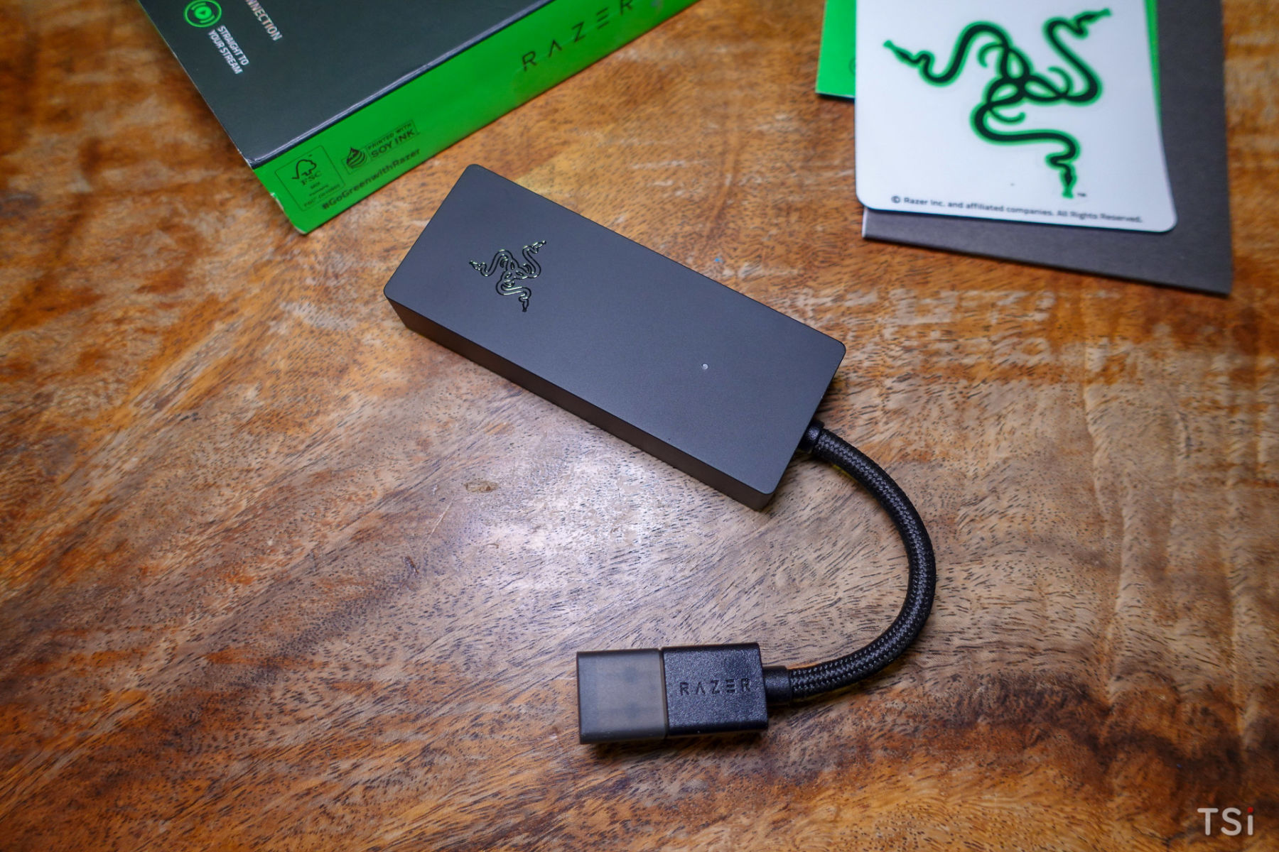 Thử xài Razer Ripsaw X: dễ dùng, cắm là chạy, tương thích tốt Thử xài Razer Ripsaw X: dễ dùng, cắm là chạy, tương thích tốt