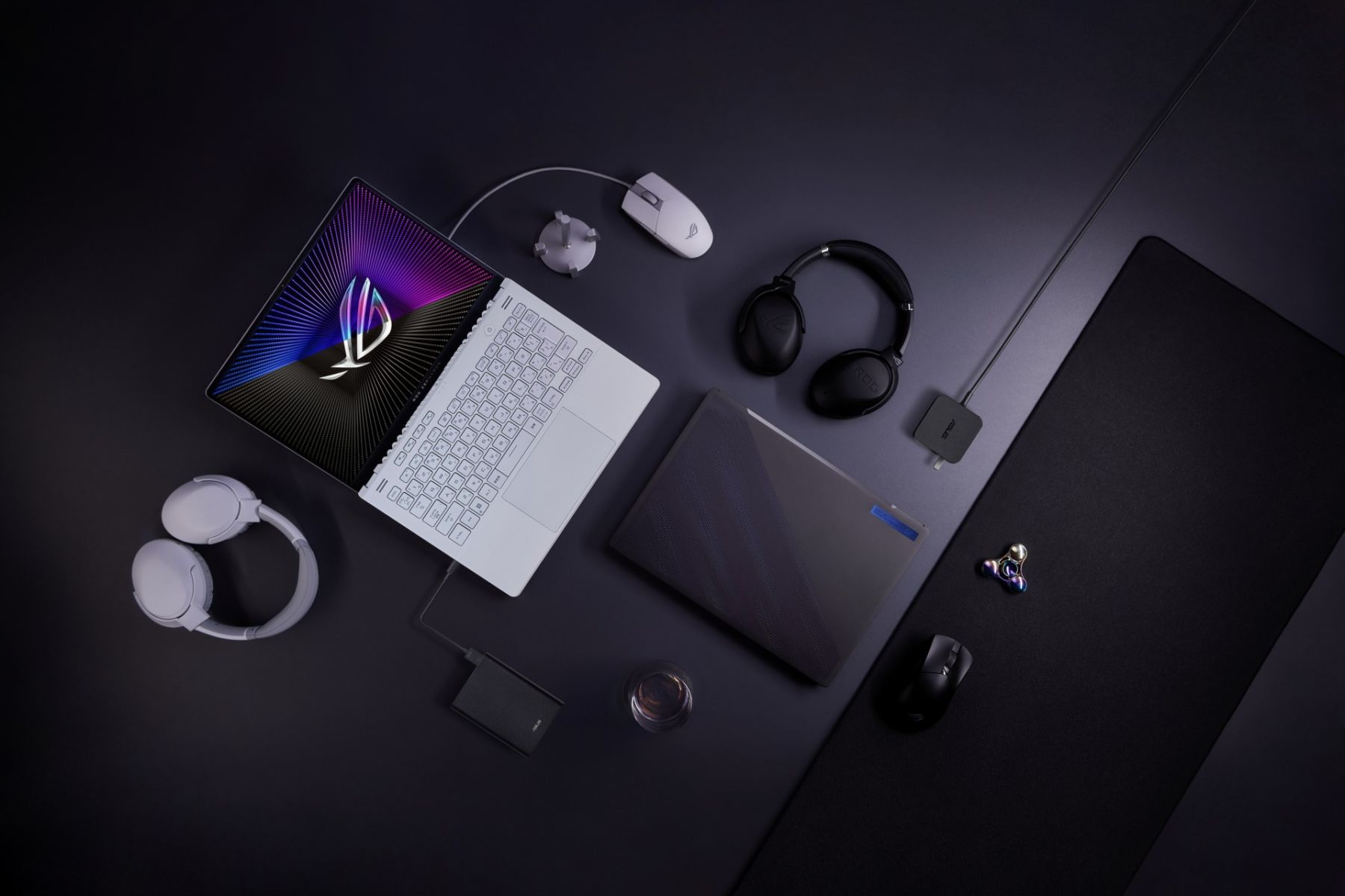 ASUS Republic of Gamers tung loạt sản phẩm Laptop Gaming tại CES 2022 ASUS Republic of Gamers tung loạt sản phẩm Laptop Gaming tại CES 2022
