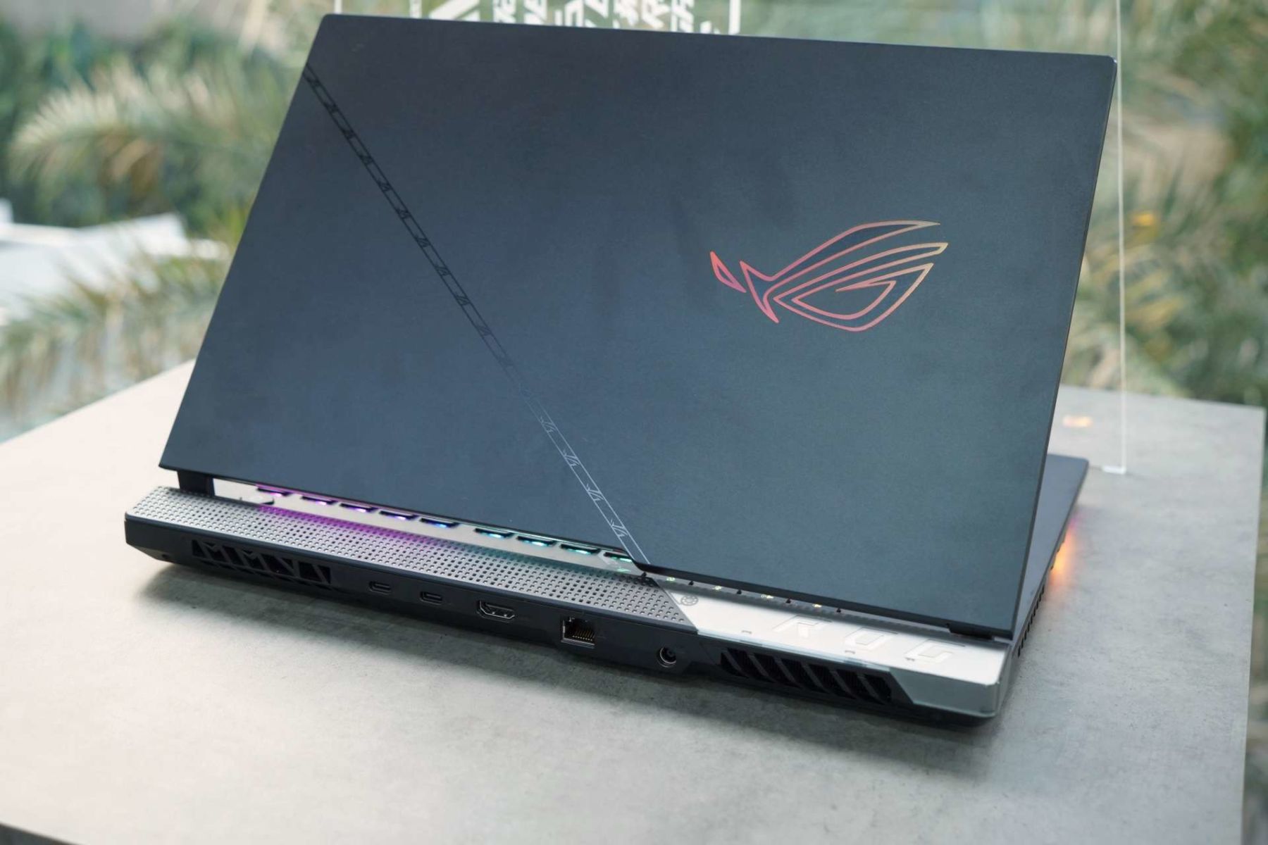 ASUS ROG Strix SCAR 15 – Laptop Gaming trang bị Intel Core Gen 12 đầu tiên tại Việt Nam ASUS ROG Strix SCAR 15 – Laptop Gaming trang bị Intel Core Gen 12 đầu tiên tại Việt Nam