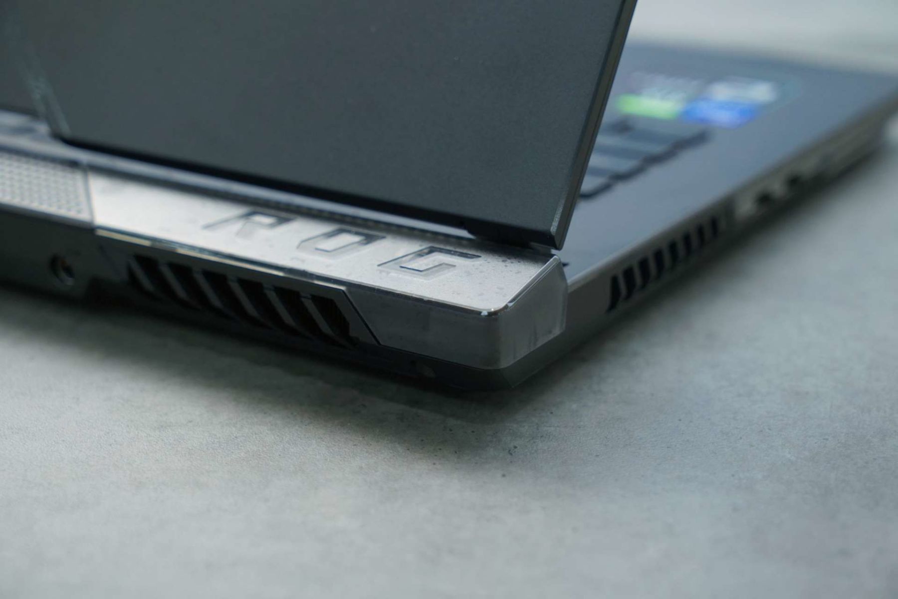 ASUS ROG Strix SCAR 15 – Laptop Gaming trang bị Intel Core Gen 12 đầu tiên tại Việt Nam ASUS ROG Strix SCAR 15 – Laptop Gaming trang bị Intel Core Gen 12 đầu tiên tại Việt Nam