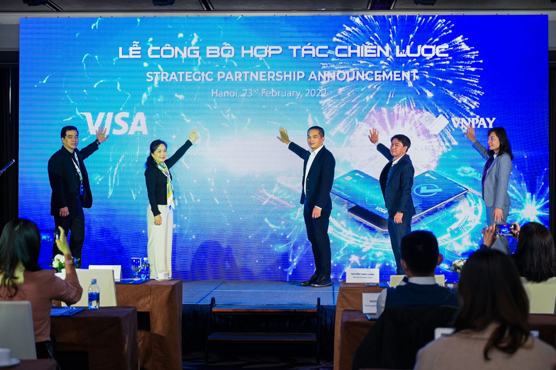 Visa và VNPAY công bố hợp tác chiến lược nhằm thúc đẩy thanh toán số tại Việt Nam Visa và VNPAY công bố hợp tác chiến lược nhằm thúc đẩy thanh toán số tại Việt Nam