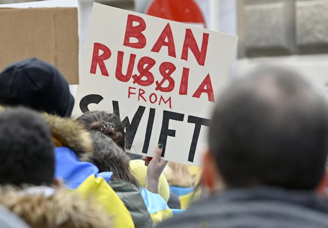 SWIFT là gì? Vì sao SWIFT lại quan trọng trong cuộc khủng hoảng Ukraine-Nga? SWIFT là gì? Vì sao SWIFT lại quan trọng trong cuộc khủng hoảng Ukraine-Nga?
