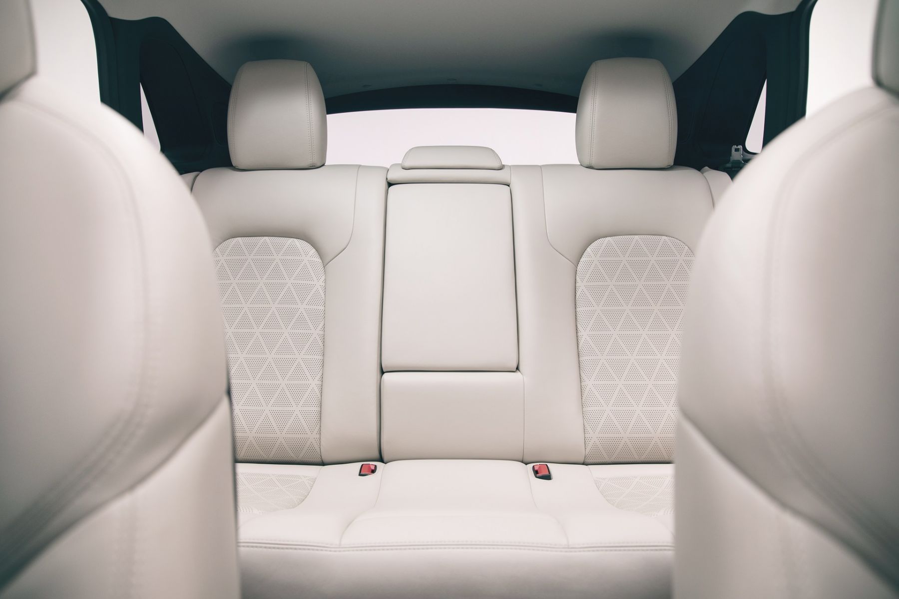 VinFast và Pininfarina công bố chi tiết thiết kế xe điện VF 8 và VF 9 VinFast và Pininfarina công bố chi tiết thiết kế xe điện VF 8 và VF 9