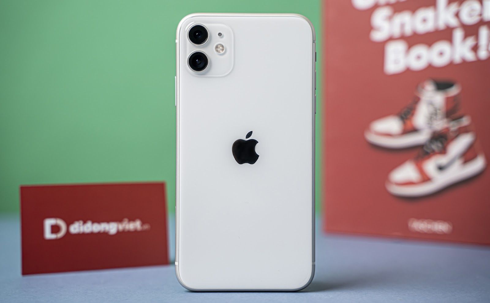 Giá về dưới 13 triệu đồng, iPhone 11 bán chạy nhất cuối tháng 3