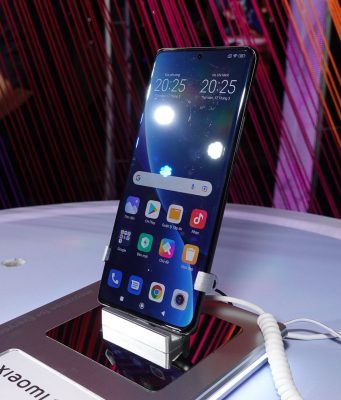 Cận cảnh Xiaomi 12 |12 Pro: đẹp, độ hoàn thiện cao