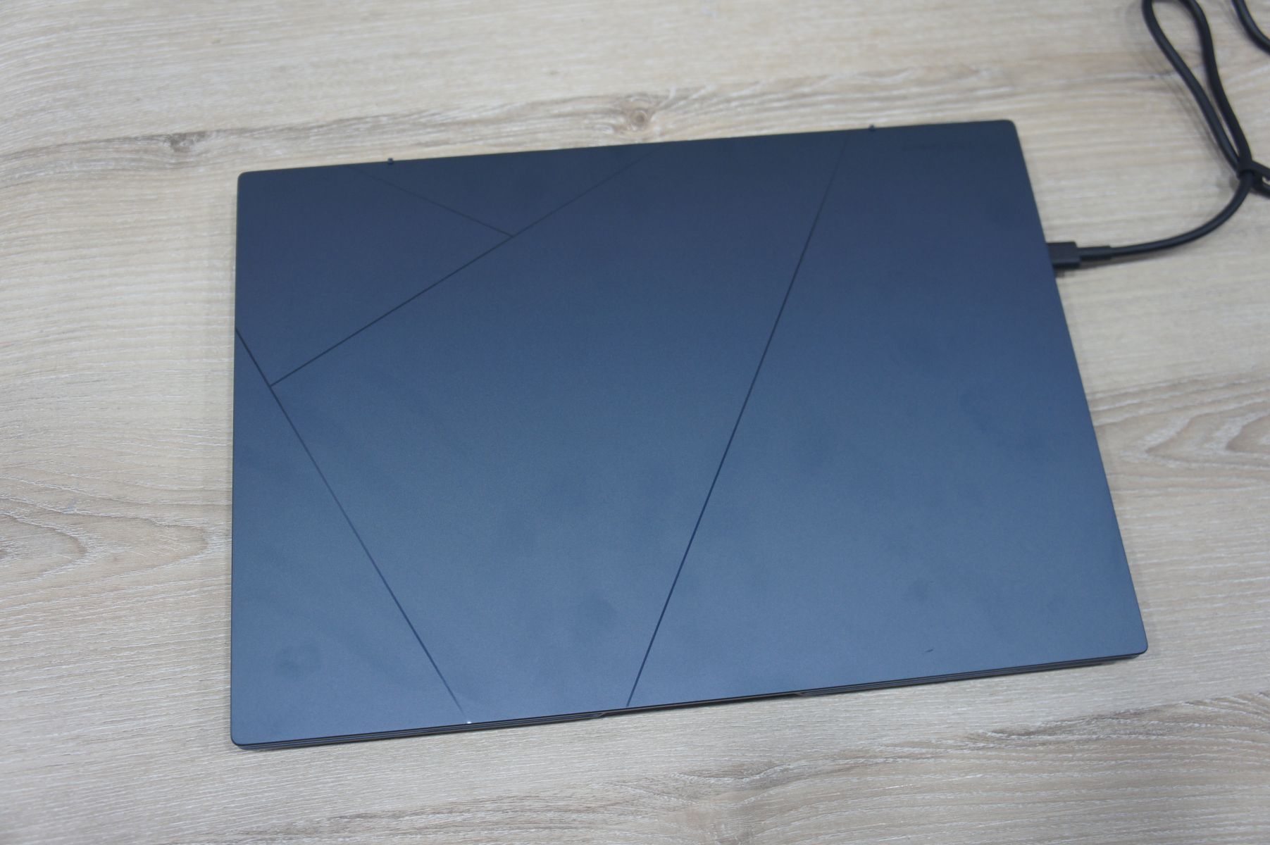 Đột phá diện mạo mới trên ASUS Zenbook 14 OLED Đột phá diện mạo mới trên ASUS Zenbook 14 OLED