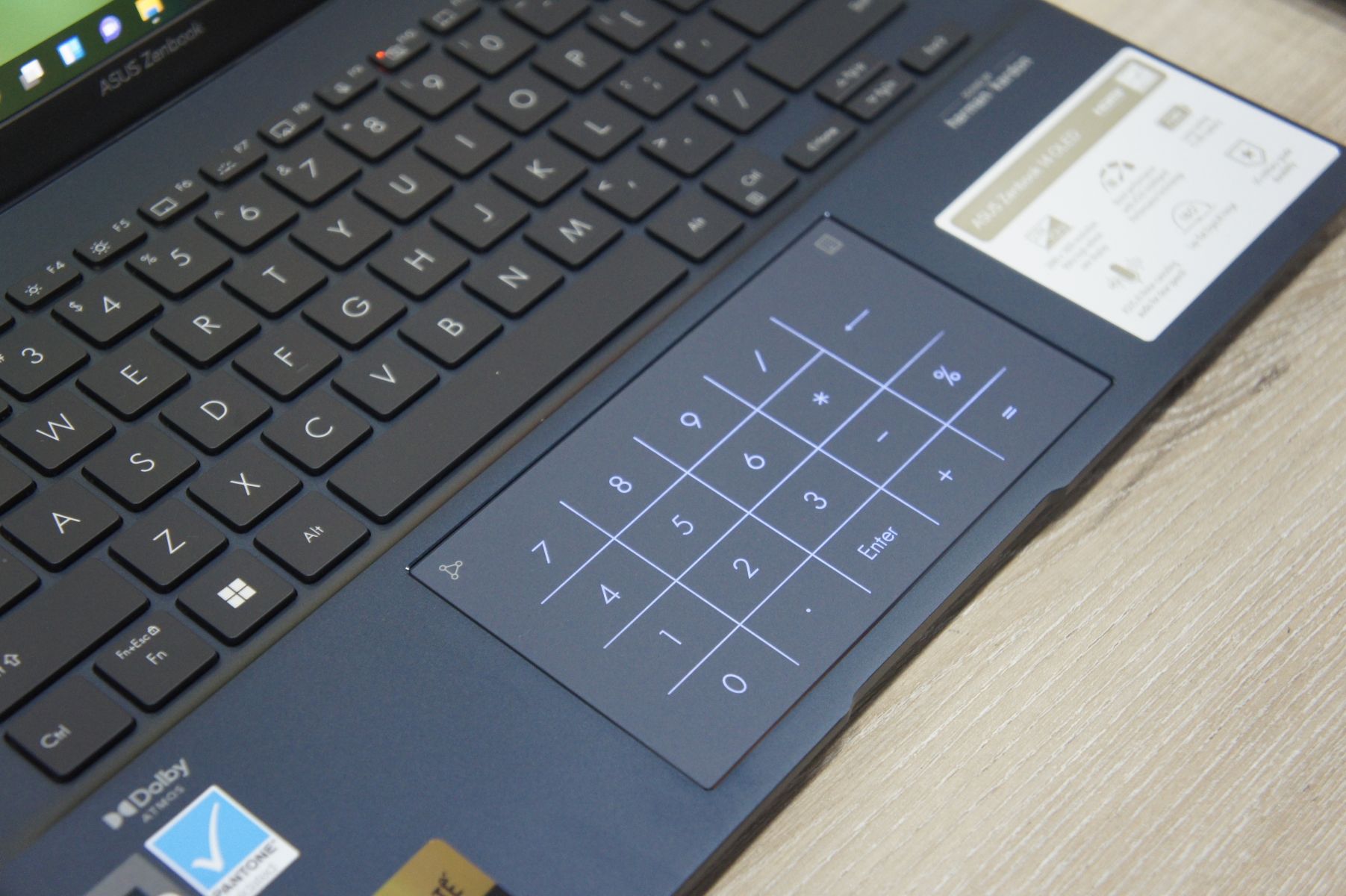 Đột phá diện mạo mới trên ASUS Zenbook 14 OLED Đột phá diện mạo mới trên ASUS Zenbook 14 OLED