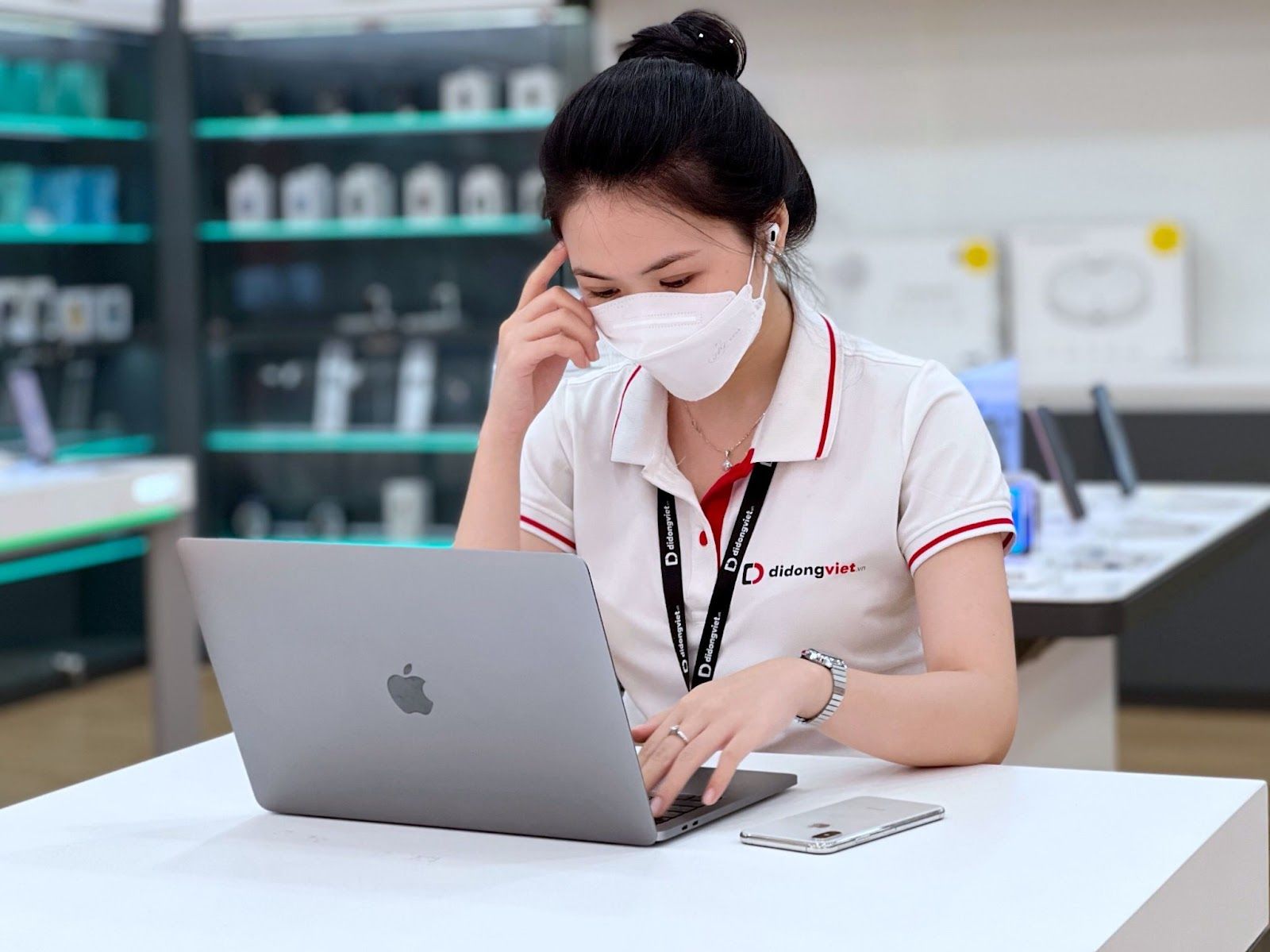 Di Động Việt giảm giá smartphone hơn 8 triệu, phụ kiện đến 65% Di Động Việt giảm giá smartphone hơn 8 triệu, phụ kiện đến 65%