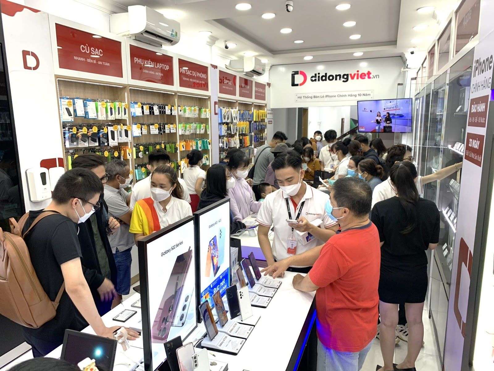 Đại lý bán lẻ giảm đến chục triệu cho điện thoại, laptop, phụ kiện công nghệ giảm hơn nửa giá dịp 7.7 Đại lý bán lẻ giảm đến chục triệu cho điện thoại, laptop, phụ kiện công nghệ giảm hơn nửa giá dịp 7.7