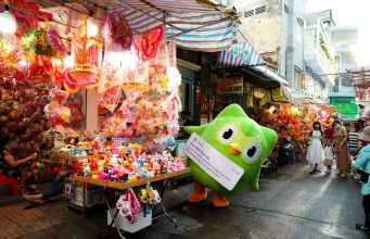 Duolingo lần đầu đến Việt Nam với những chiếc bánh Trung Thu nhắc nhở học ngoại ngữ