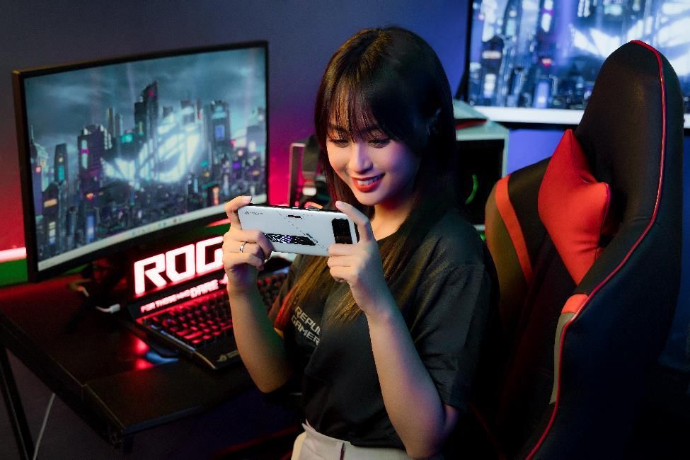 ROG Phone 6 bán từ hôm nay giá 22 triệu đồng ROG Phone 6 bán từ hôm nay giá 22 triệu đồng