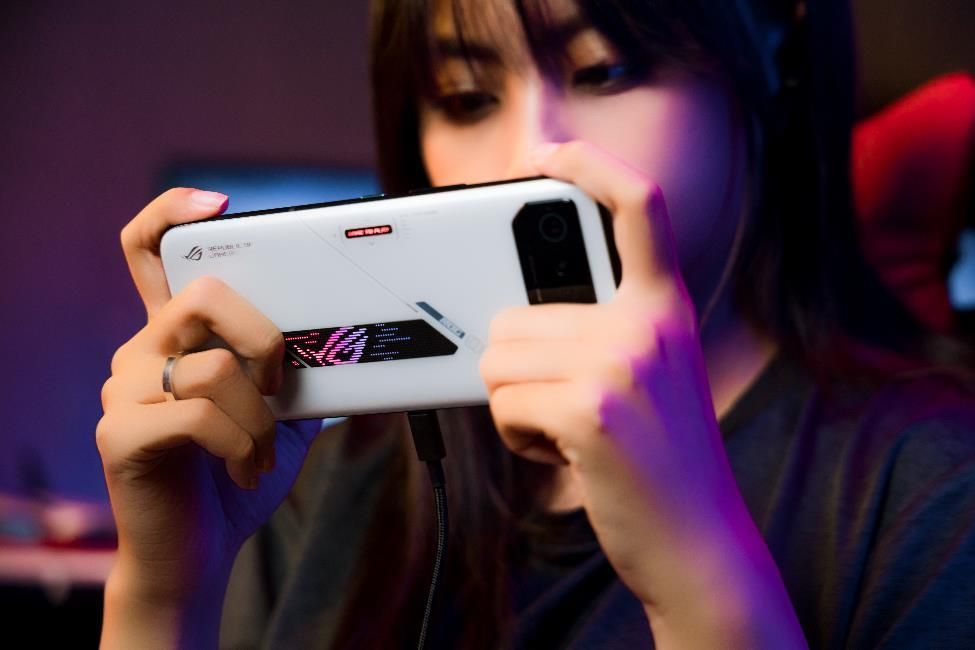 ROG Phone 6 bán từ hôm nay giá 22 triệu đồng ROG Phone 6 bán từ hôm nay giá 22 triệu đồng