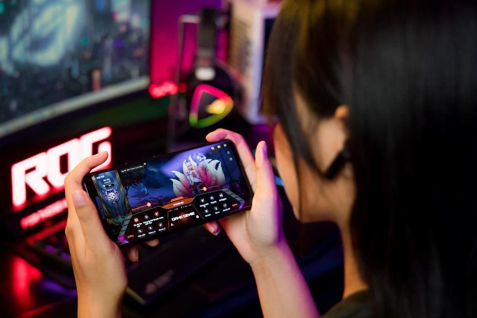 ROG Phone 6 bán từ hôm nay giá 22 triệu đồng ROG Phone 6 bán từ hôm nay giá 22 triệu đồng