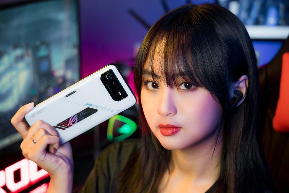 ROG Phone 6 bán từ hôm nay giá 22 triệu đồng ROG Phone 6 bán từ hôm nay giá 22 triệu đồng