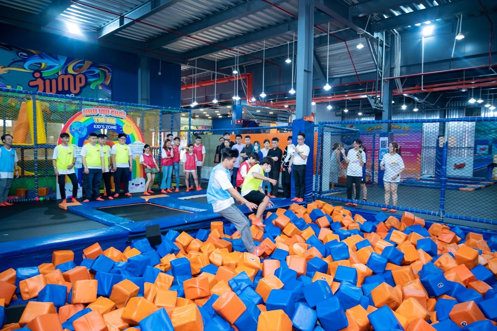 Nhìn lại sinh nhật realme 4 tuổi: Ngày hội tri ân Fanfest hoành tráng, realme Watch 3 vượt 1000 pre-order và ưu đãi đến 30% trên Lazada từ 9.9 Nhìn lại sinh nhật realme 4 tuổi: Ngày hội tri ân Fanfest hoành tráng, realme Watch 3 vượt 1000 pre-order và ưu đãi đến 30% trên Lazada từ 9.9
