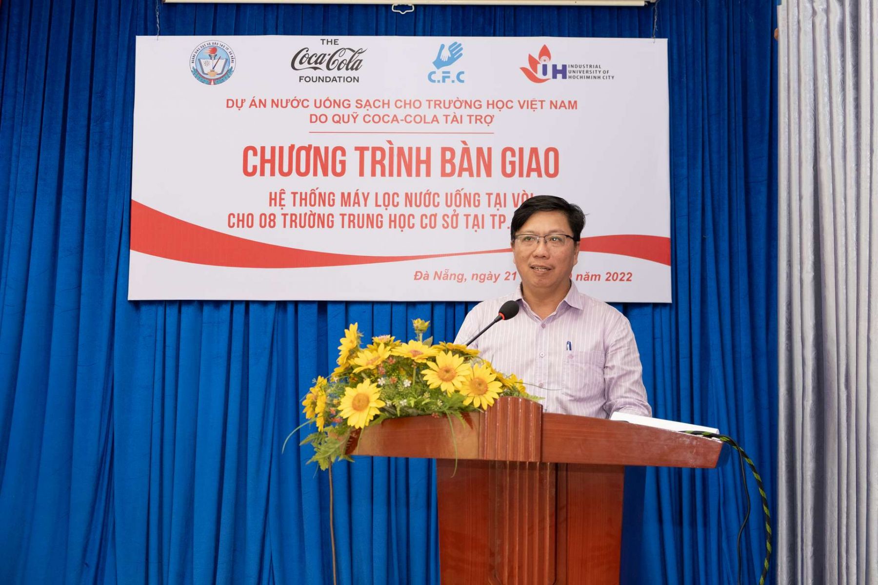 Coca-Cola bàn giao hệ thống máy lọc nước uống tại vòi cho 8 trường THCS tại Đà Nẵng Coca-Cola bàn giao hệ thống máy lọc nước uống tại vòi cho 8 trường THCS tại Đà Nẵng