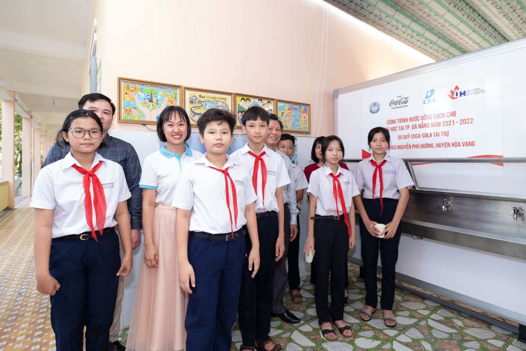 Coca-Cola bàn giao hệ thống máy lọc nước uống tại vòi cho 8 trường THCS tại Đà Nẵng Coca-Cola bàn giao hệ thống máy lọc nước uống tại vòi cho 8 trường THCS tại Đà Nẵng