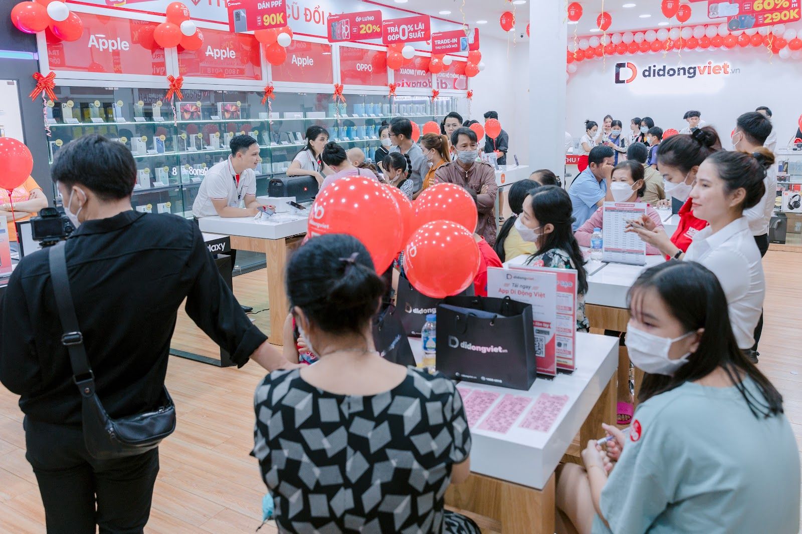 Loạt smartphone giá tốt, đáng mua nhất dịp cận Tết Âm lịch Loạt smartphone giá tốt, đáng mua nhất dịp cận Tết Âm lịch