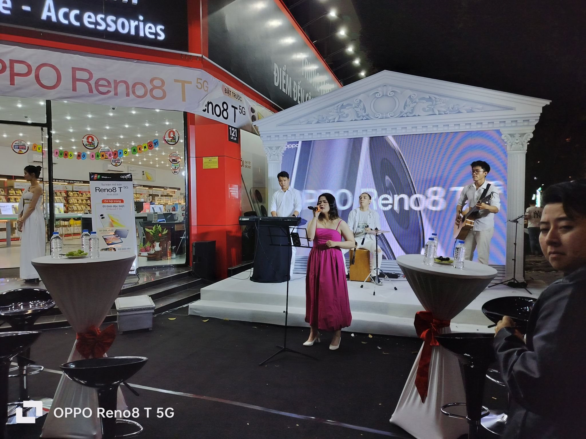 FPT Shop rộn ràng mở bán OPPO Reno8 T Series sớm nhất thị trường FPT Shop rộn ràng mở bán OPPO Reno8 T Series sớm nhất thị trường